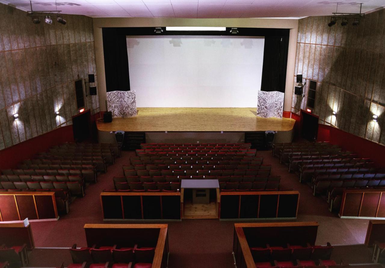 Tsumeb Theater Guesthouse エクステリア 写真