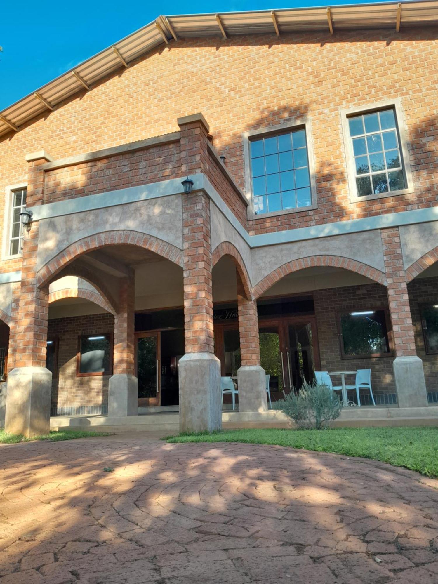 Tsumeb Theater Guesthouse エクステリア 写真
